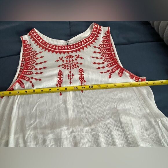 NWOTags For The Republic Red and White Embroidered Tunic Top - Picture 6 of 6